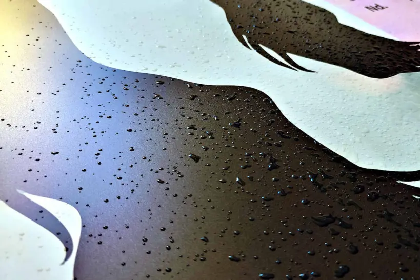 Plakat oblany wodą - odporny na zalanie